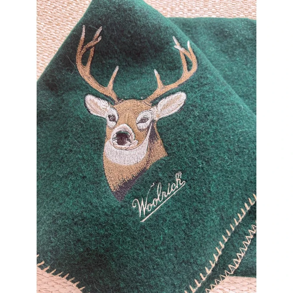 Woolrich Wool Blanket Green Buck Deer Embroidered Whipstitch USA vintage throw